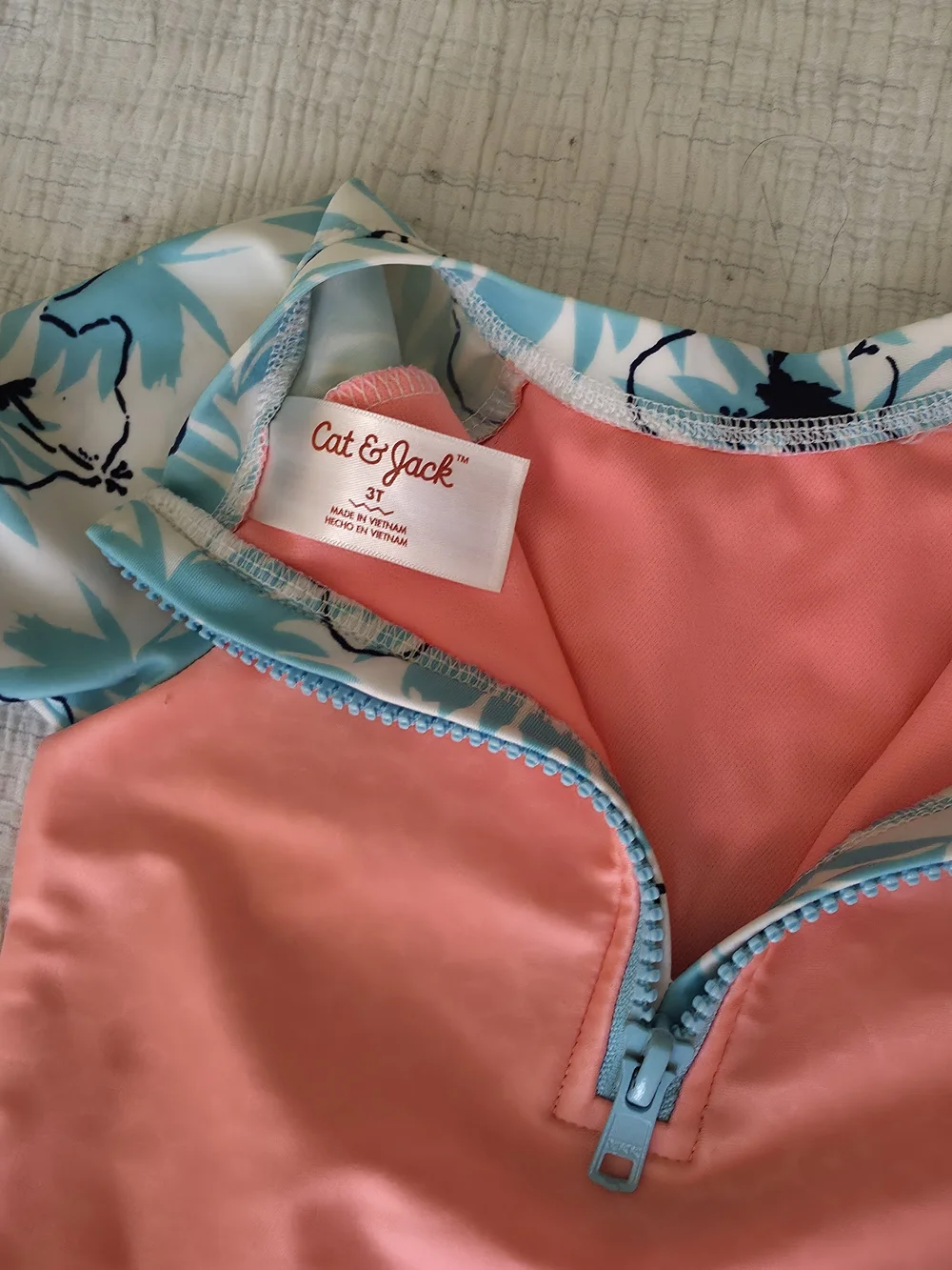 Cat & Jack pink and blue one piece Kids swimsuit Long sleeve zipper pool Beach